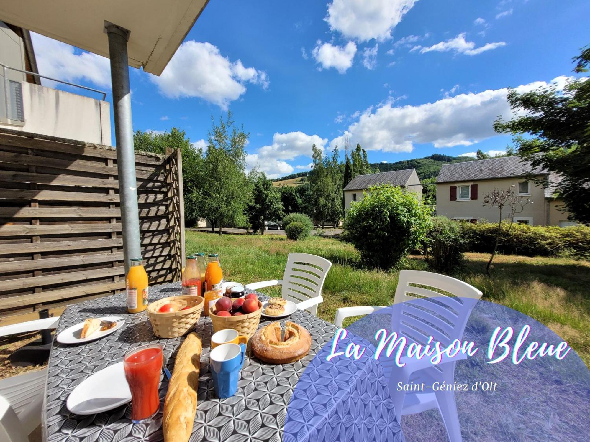 Apartamento La Maison Bleue, Village Vacances, Piscine, Parking Saint-Geniez-dʼOlt