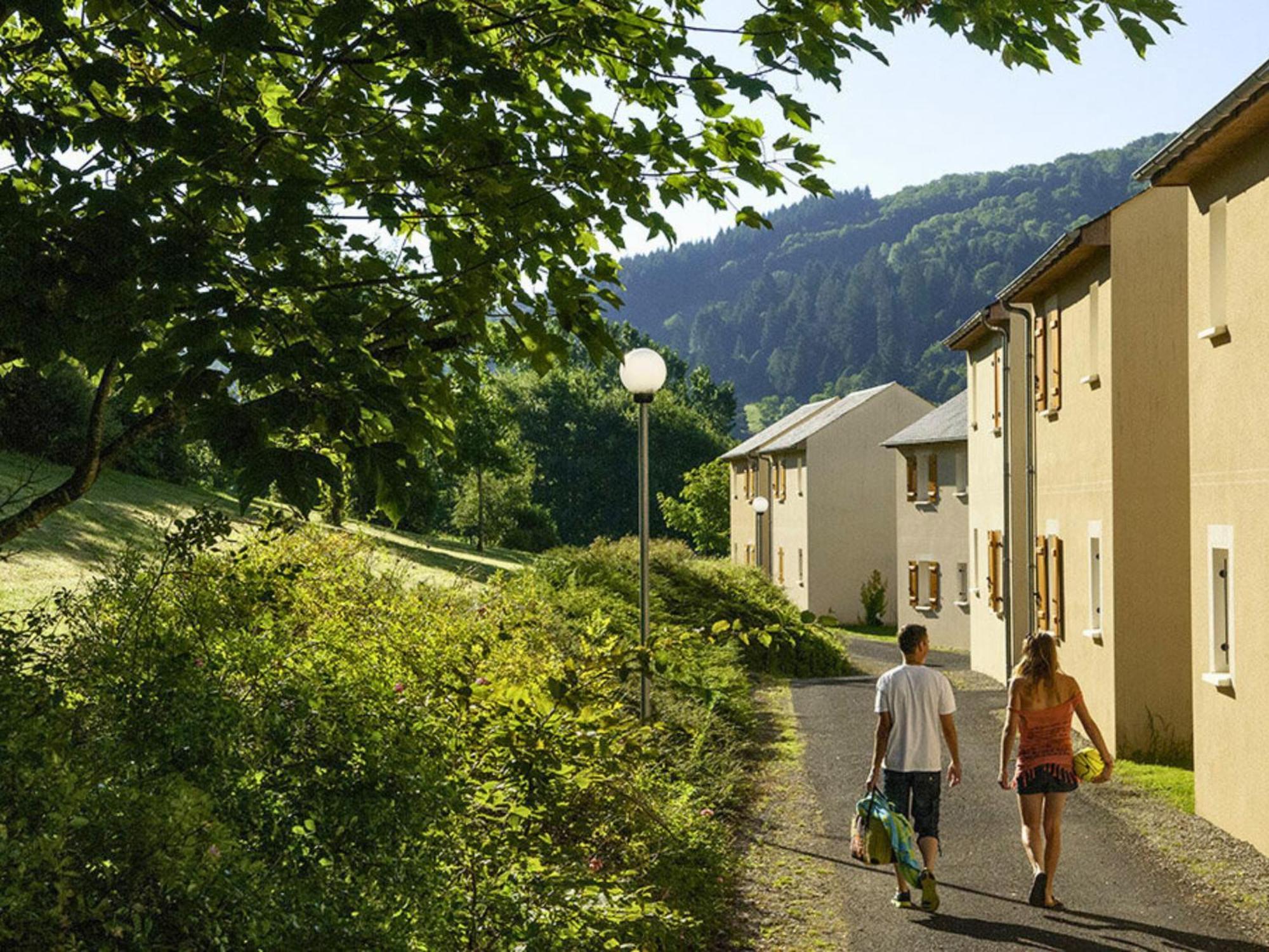 La Maison Bleue, Village Vacances, Piscine, Parking *