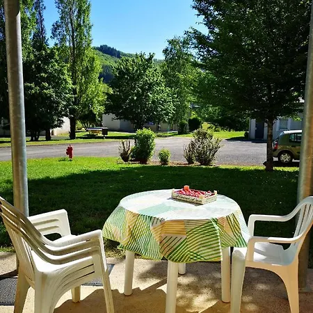 La Maison Bleue, Village Vacances, Piscine, Parking Saint-Geniez-d'Olt Exterior photo