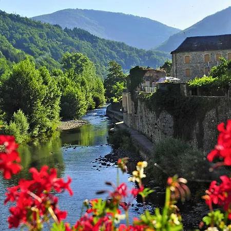 La Maison Bleue, Village Vacances, Piscine, Parking Saint-Geniez-d'Olt Exterior photo