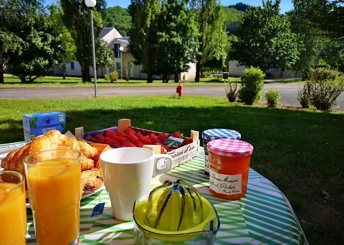 La Maison Bleue, Village Vacances, Piscine, Parking