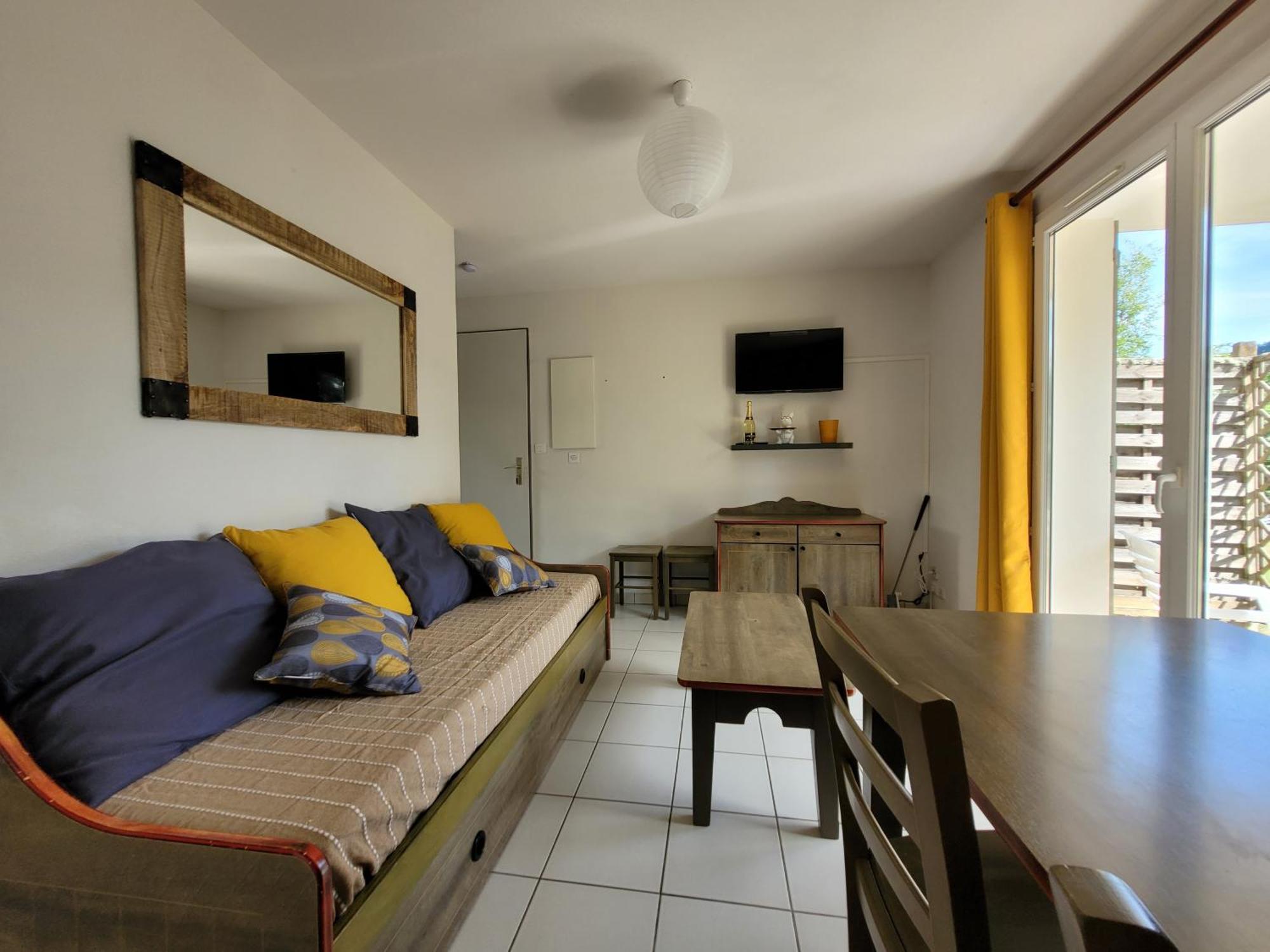 La Maison Bleue, Village Vacances, Piscine, Parking Apartment