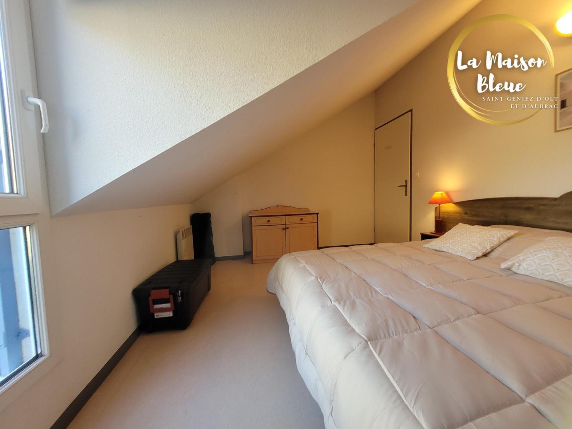 Apartment La Maison Bleue, Village Vacances, Piscine, Parking Saint-Geniez-d'Olt