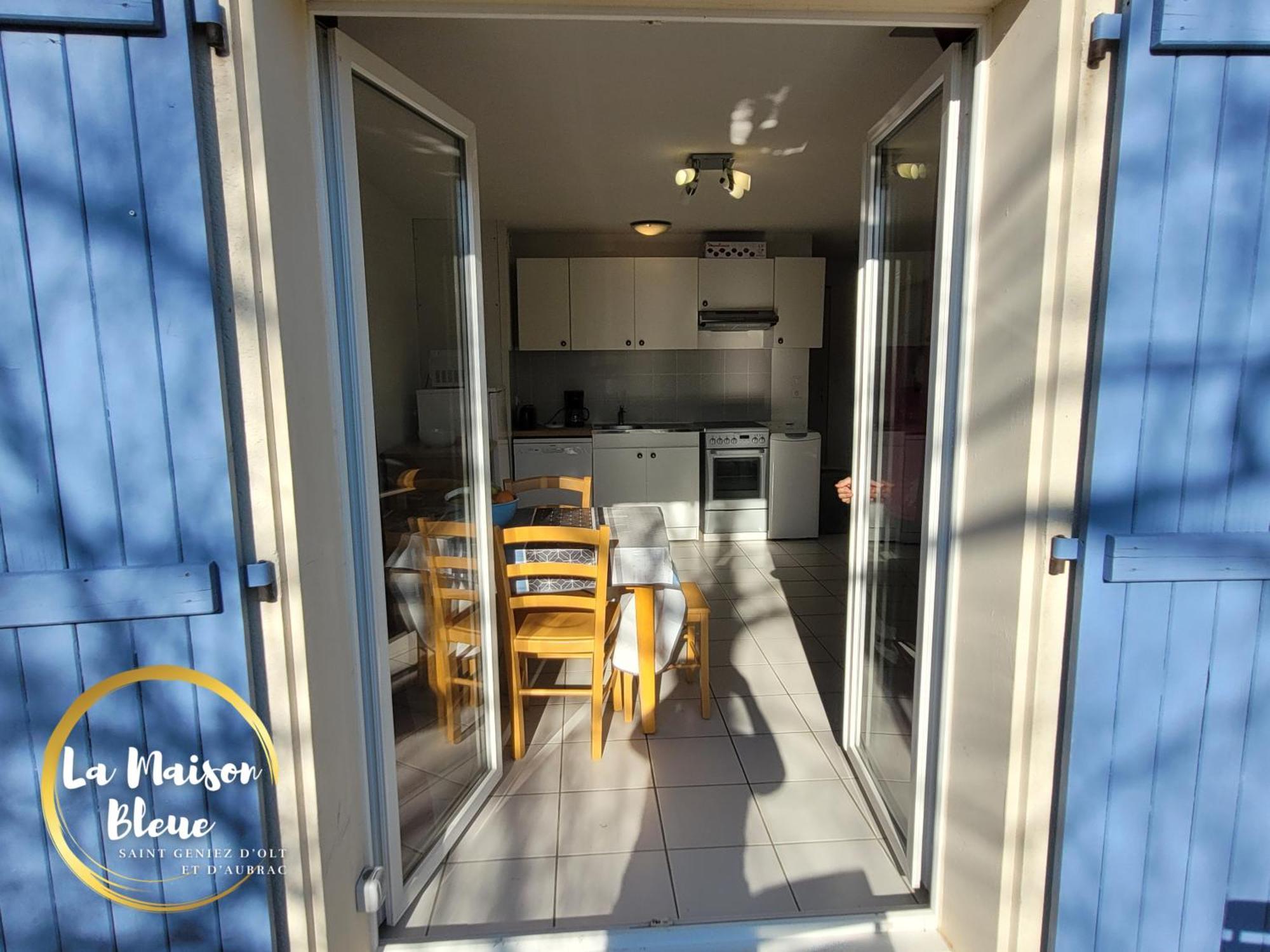 La Maison Bleue, Village Vacances, Piscine, Parking Apartment *