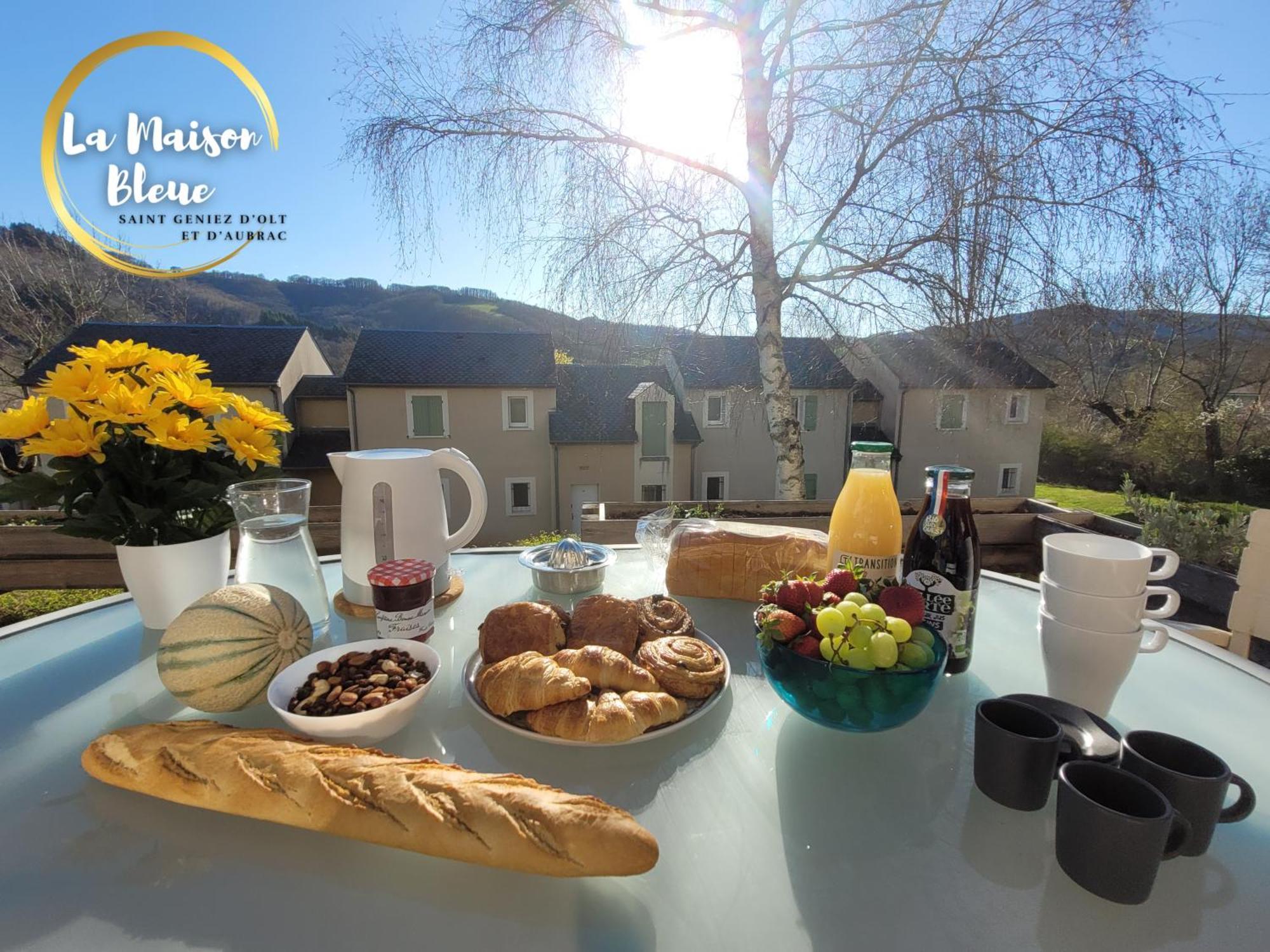 Apartment La Maison Bleue, Village Vacances, Piscine, Parking Saint-Geniez-d'Olt