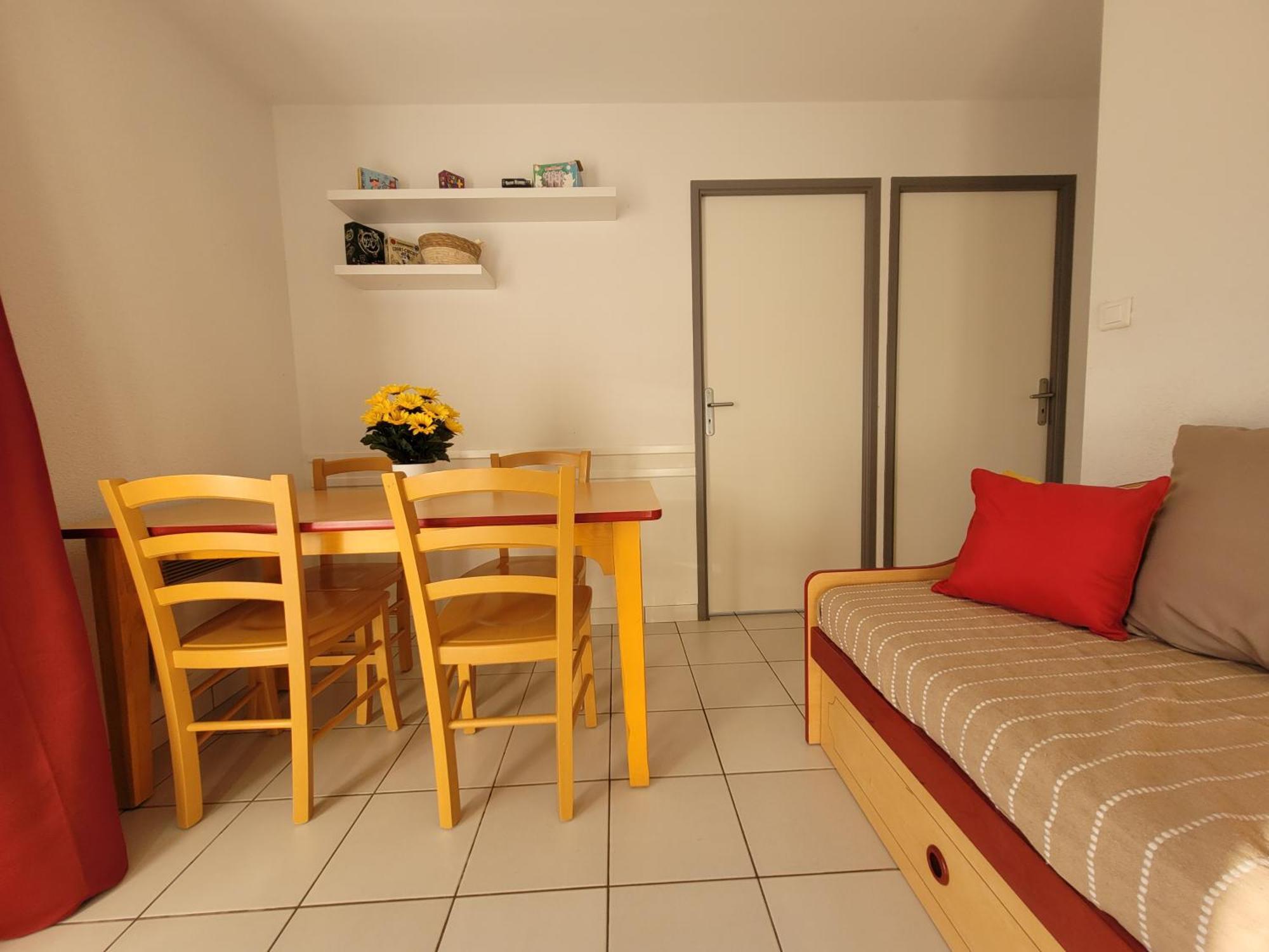 La Maison Bleue, Village Vacances, Piscine, Parking